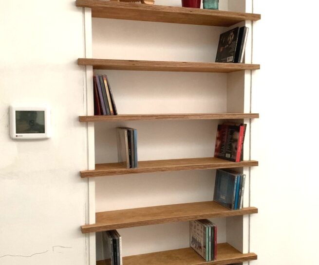 Shows inbuilt shelf